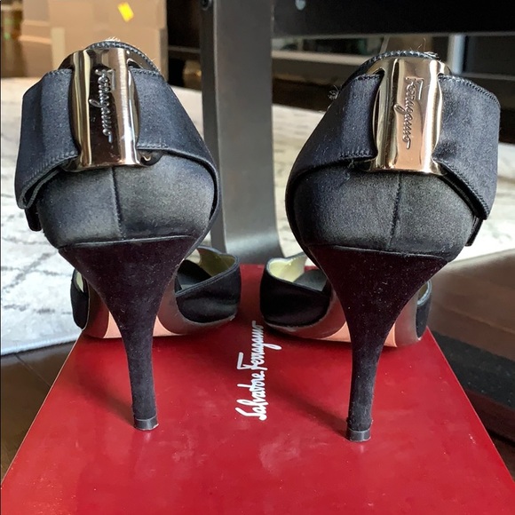 Salvatore Ferragamo Myra Satin Sandal - Picture 4 of 8